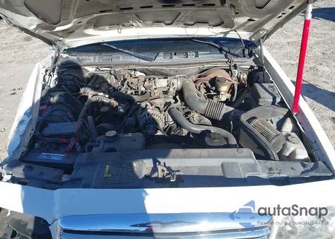 2003 Ford Crown Victoria Police z USA, uszkodzony, nr VIN 2FAFP71WX3X174655